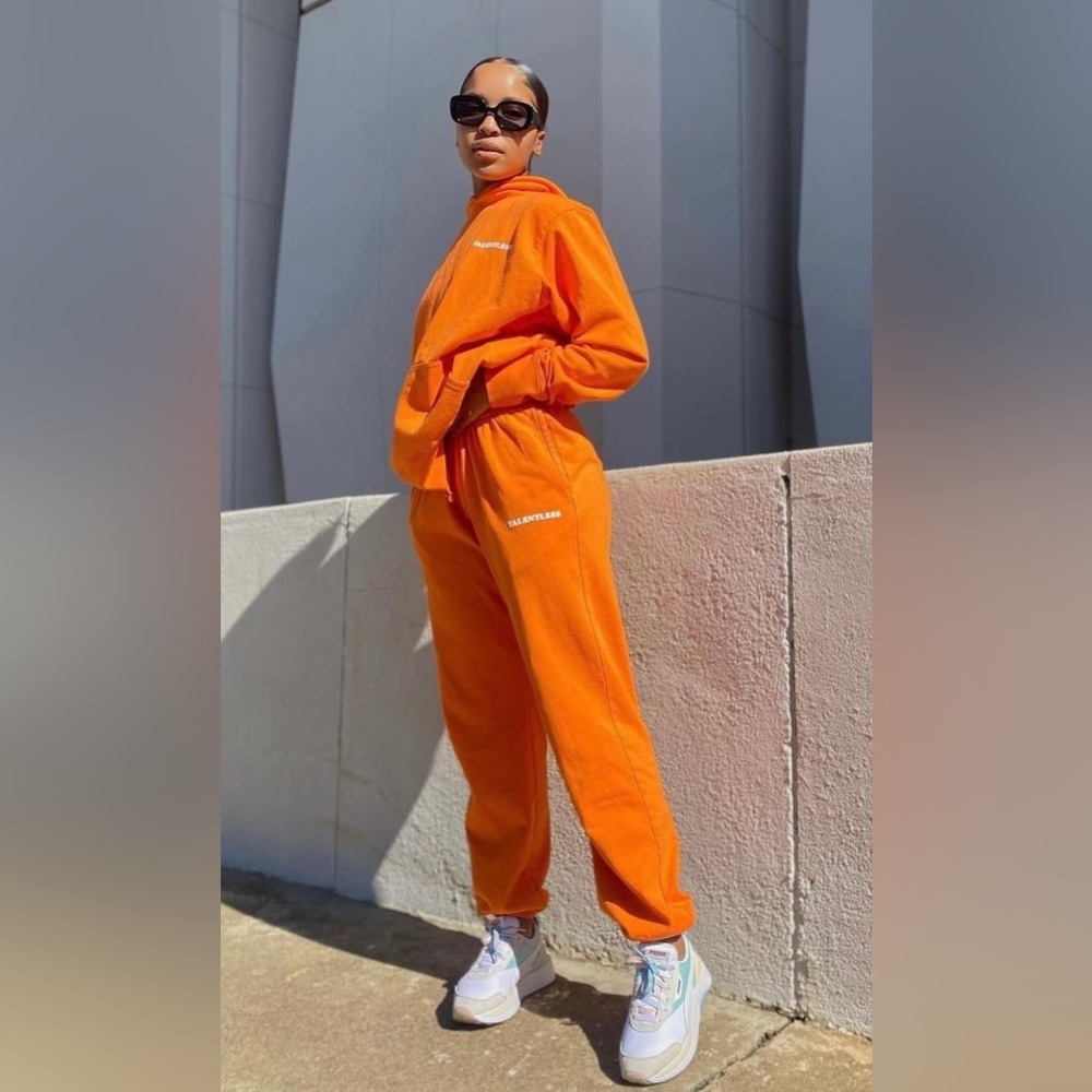 🆕 NWOT TALENTLESS Orange Oversized Sweatpants Joggers